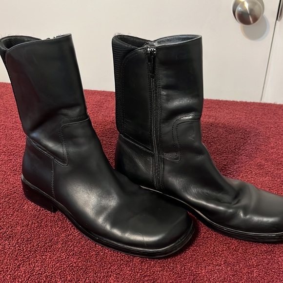 Anna Klein, black leather boots, zipper on the side, square toes - Picture 2 of 3